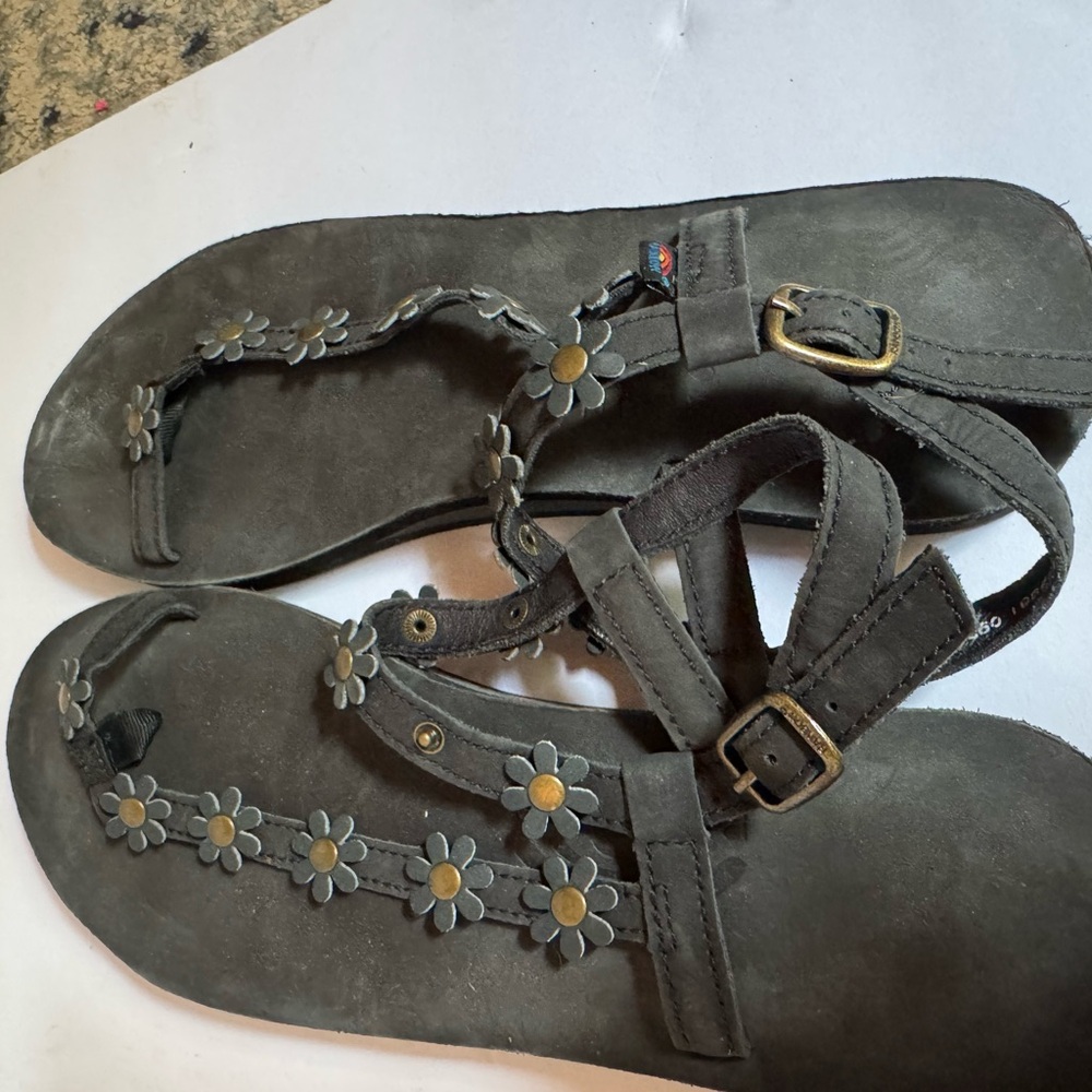 Rainbow Women's Black size 10 sandles